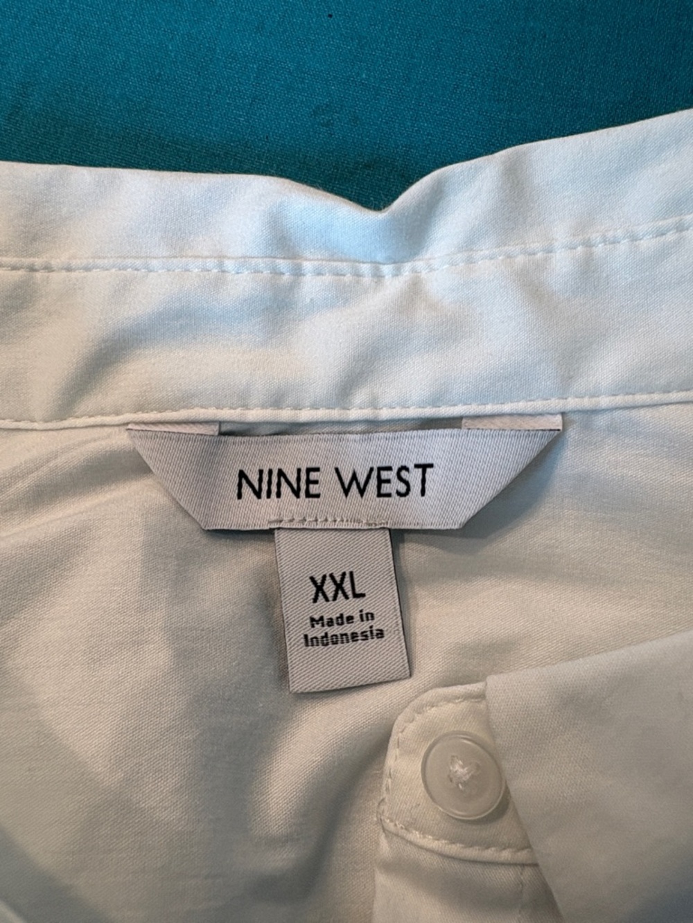 NWT Nine West Button Up. Size XXL - Picture 4 of 5